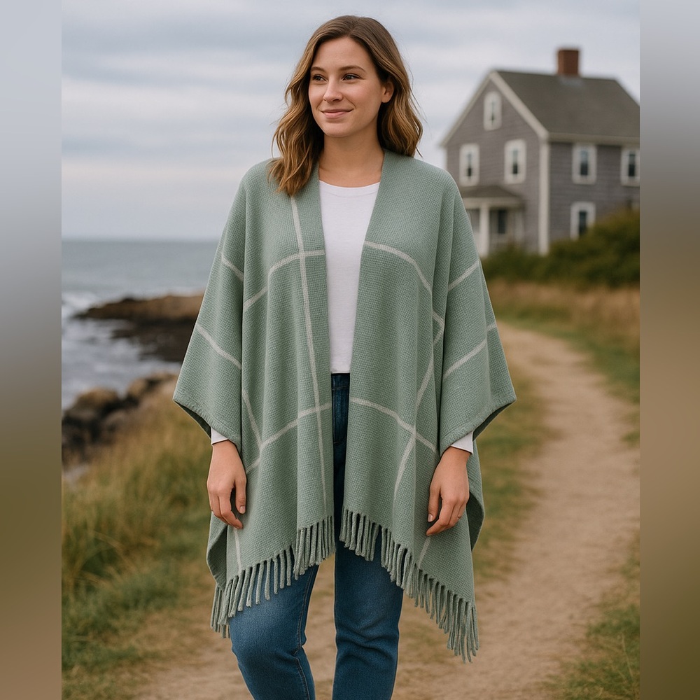 Vince Camuto sage green plaid fringed poncho o/s one size fits all